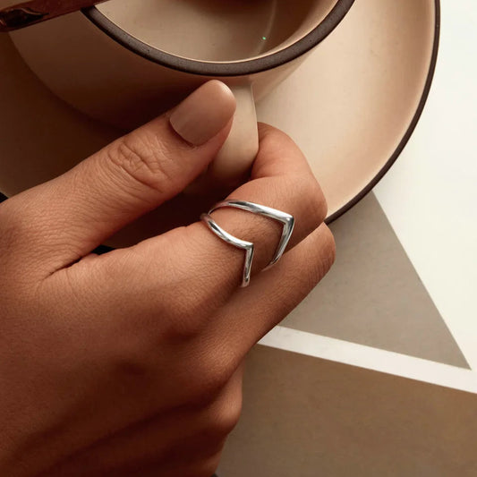 V-shaped Ring