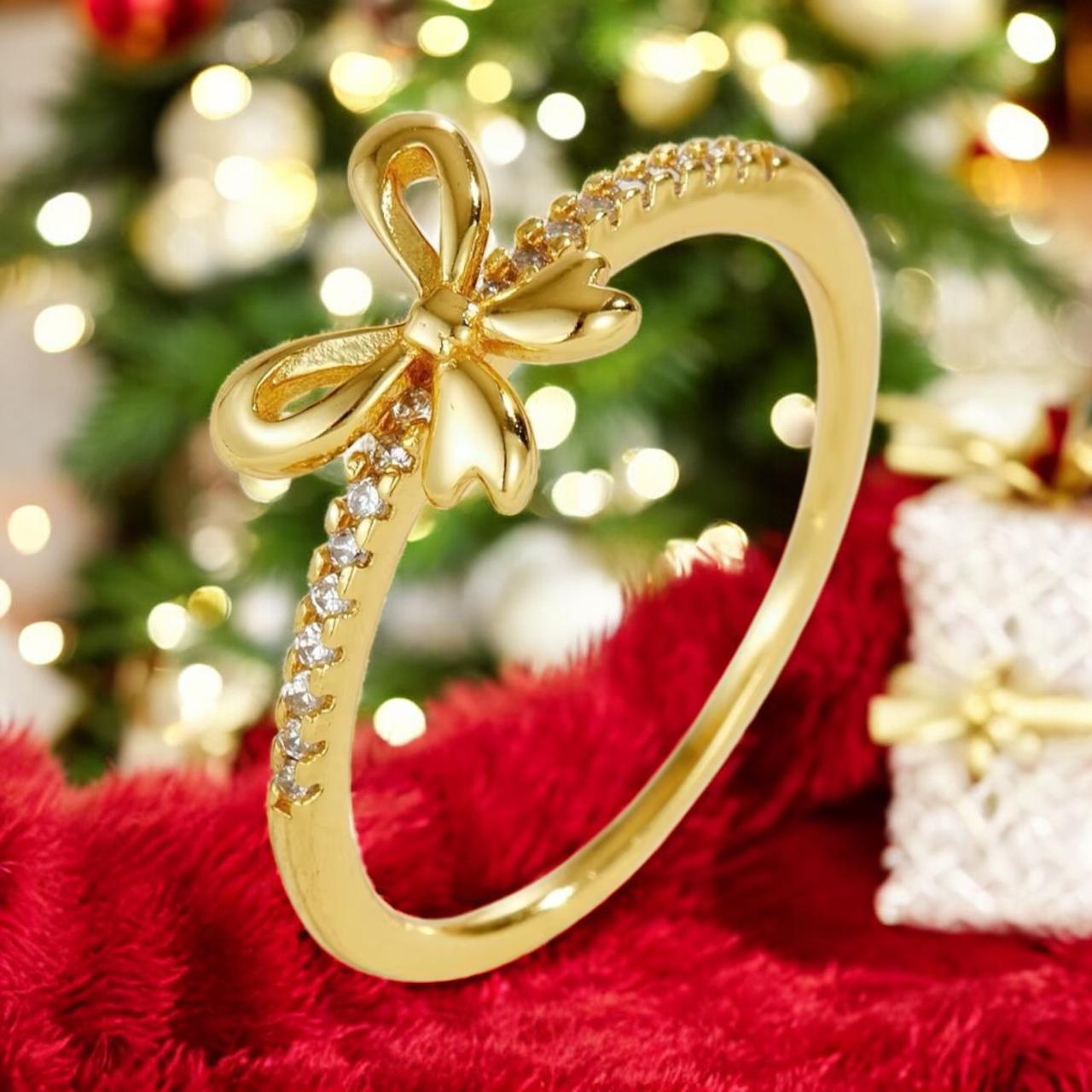 Bow Ring with Zircon