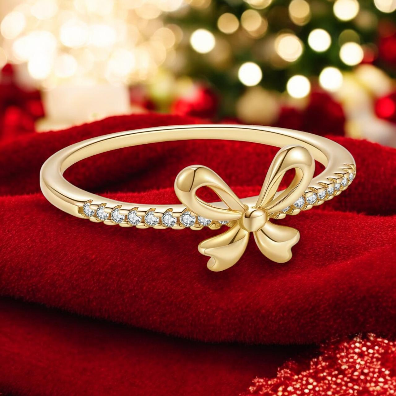 Bow Ring with Zircon